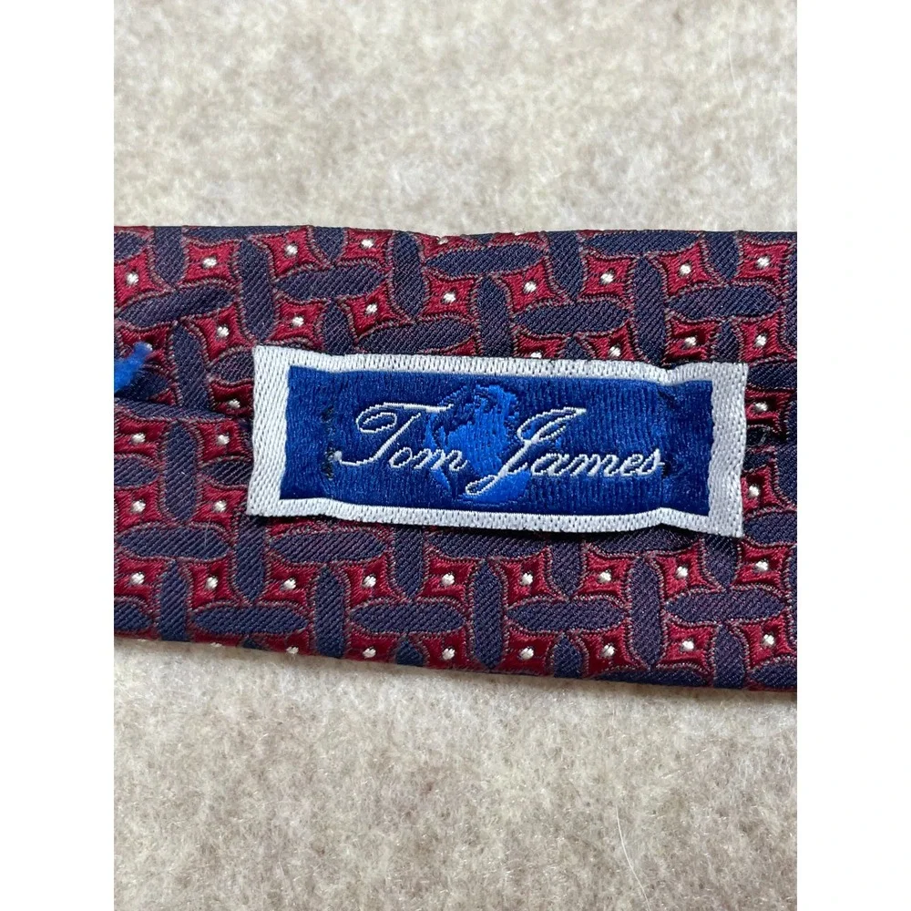 Tom James Red Blue Geometric Squares Woven Silk Necktie Neck Tie Texture USA